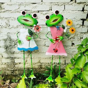 오니야 귀여운 금속 개구리 정원 장식품 만화 커플 동물 꽃 조각품 야외 잔디밭 화분 장식품 - Product Image 3