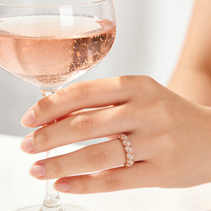 Anillo de compromiso y moda de plata personalizado con oro macizo de 10K/14K/18K, con circonitas cultivadas en laboratorio CVD de calidad IGI VVS-VS, corte brillante, estilo clásico y diseño en racimo. - Product Image 6