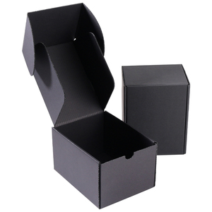 קופסת קרטון גלי קטנה שחורה מלכותית בהתאמה אישית עם לוגו, מתקפלת, עם ריפוד ספוג, הטבעה נוצצת, לאריזת מתנות למשלוח בדואר - Product Image 1