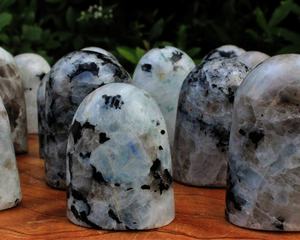 Vente en gros belle pierre de lune arc-en-ciel polie forme libre cristaux de guérison pour l'amour décoration énergie alignement illumination - Product Image 3