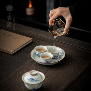Tasse à thé en porcelaine bleue et blanche, tasse individuelle peinte à la main avec paysage, petite taille pour le thé de l'après-midi, céramique Dehua - Product Image 3