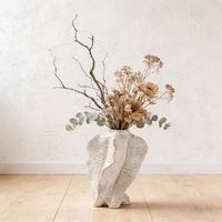 Vase de table en céramique nordique style Wabi-Sabi avec design artistique abstrait, forme irrégulière pour fleurs séchées, décoration intérieure