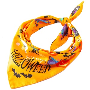Bandana en coton à double couche Holy Night Halloween pour chiens, motif sorcière citrouille pour toutes les saisons, y compris l'hiver et l'été - Product Image 2