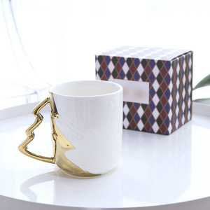 Tasse à café ou à thé en céramique avec poignée en forme de sapin de Noël, logo <span class=keywords><strong>personnalisé</strong></span>, promotion des fêtes, cadeau - Product Image 2