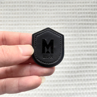 Fabricant OEM, étiquettes en cuir personnalisées avec logo en relief 3D, patchs thermocollants, badges pour jeans, vêtements, chapeaux