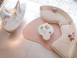 Ensemble table de manucure moderne et chaise de salon |   Service de design d'intérieur pour salon de coiffure et de décoration personnalisée pour institut de beauté - Product Image 3