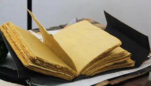 สมุดบันทึกหนังแฮนด์เมด Luna moth พร้อมตะขอล็อค120แผ่นงานพิมพ์ลายผีเสื้อแนววินเทจหนังสือคาถาเงาของขวัญไดอารี่ - Product Image 4