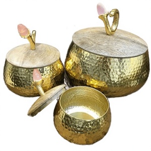 Ensemble de trois pots à bonbons martelés de forme ronde, nouveau pot à chocolat de luxe de forme ronde, nouveau service à noix design - Product Image 1