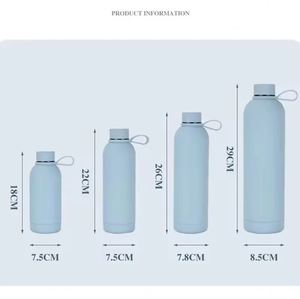 Bouteille d'eau isotherme en acier inoxydable à double paroi de 500 ml avec couvercle, personnalisable en gros - Product Image 5