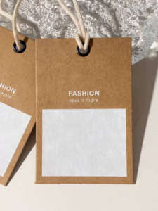 Giysiler İçin Logonuzla Özel Moda Tasarım Baskılı Giyim Aksesuarları Kraft Kağıt Etiket - Product Image 5