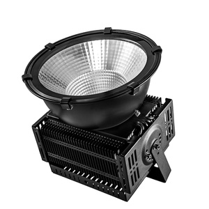Reflector LED de Alta Potencia de 200W para Torres y Estadios, Construcción en Aluminio, Clasificación IP66, Ángulo de Haz de 25/60/90, Garantía de 5 Años - Product Image 1