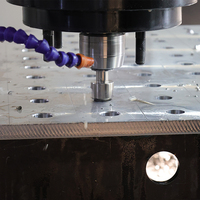 Plateforme de soudage flexible 3D poreuse et accessoires de positionnement, usine chinoise vendant des tables de soudage avec accessoires.