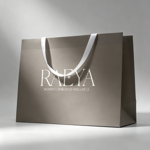 Sacs en papier personnalisés recyclables avec logo imprimé pour boutique de mariage, emballage de luxe, sacs cadeaux haut de gamme avec poignée en ruban - Product Image 2