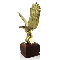 Figurines uniques en résine d'animaux (Aigle, Faucon) – Trophée personnalisé avec base en bois plaqué, 33 cm – Ornement durable, cadeau de vacances, décoration