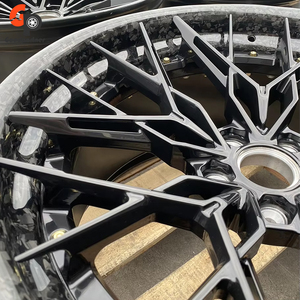 Rueda de Aleación Forjada Cóncava con Detalles de Fibra de Carbono, Forjado a Alta Presión de 12000 Toneladas, PCD Personalizado, Acabado Superficial ET con Tapa Central - Product Image 4