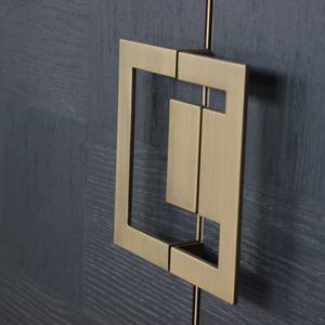 ตู้ข้างวางของไม้โอ๊คโบราณสำหรับห้องรับประทานอาหาร ห้องนั่งเล่น ตู้ 4 บาน เฟอร์นิเจอร์บ้าน เฟอร์นิเจอร์ห้องนอน เฟอร์นิเจอร์ห้องครัว - Product Image 6