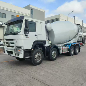 Camion malaxeur à béton prêt à l'emploi avec pneus 1200R20/1200R22.5 et frein à tambour pour la construction de barrages - Product Image 1