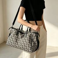 Tas Tote Kapasitas Besar untuk Perjalanan Akhir Pekan dan Yoga dengan Tali Selempang Warna Hitam Biru Tua