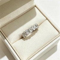 10K 14K Weiß- und Gelbgoldringe mit im Labor gezüchteten Diamanten, Eternity Oval Cut Stapelbare Ringe, Luxuriöse IGI-zertifizierte Damenringe