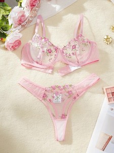 Ensemble de lingerie sexy Salaar en polyester 2 pièces, sous-vêtements en dentelle et résille, string, vêtements de nuit avec design ajouré et respirant pour femmes - Product Image 3