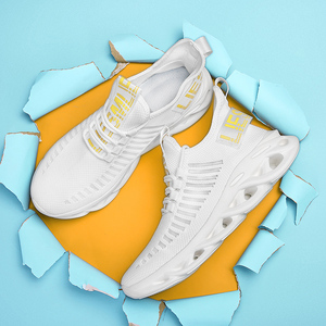 Chaussures de sport en gros en ligne : Baskets décontractées respirantes en maille pour hommes, à enfiler, à bout fermé et amortissantes - Product Image 4