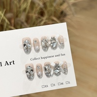 Faux ongles à presser faits main de luxe, avec gemmes 3D et perles, rose nude, réutilisables, courts, forme cercueil, à coller