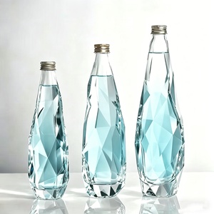 Botella de Vidrio Esmerilada Grabada Personalizable de Lujo de 500ml y 750ml para <span class=keywords><strong>Agua</strong></span> <span class=keywords><strong>Mineral</strong></span> y <span class=keywords><strong>Agua</strong></span> Carbonatada de Alta Calidad - Product Image 1