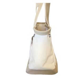 Bolso tote de lona blanca resistente para mujer, impermeable, reutilizable, con asa de cinta, para uso diario, tamaño mediano - Product Image 3