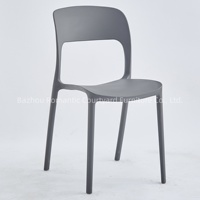 Fabricant professionnel de chaises de bistrot de luxe colorées empilables pour restaurants, jardins et événements