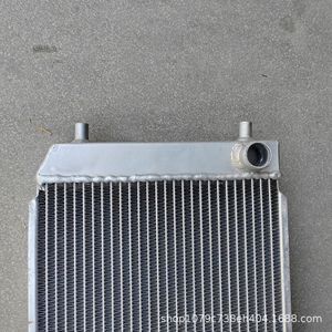 หม้อน้ำ Liaocheng Yongjin รุ่น Zax15 แบบท่อ สำหรับรถขุด Hitachi อะไหล่ทดแทน - Product Image 1