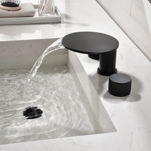 <span class=keywords><strong>Rubinetto</strong></span> da Bagno Nero Opaco a Tre Fori <span class=keywords><strong>con</strong></span> Disco Rotondo, Bocca a Goccia, Maniglie a Tamburo Zigrinato, Montaggio su Piano, Acqua Calda e Fredda - Product Image 2
