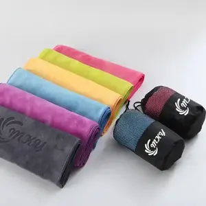 Serviettes de sport en microfibre à séchage rapide et à refroidissement instantané avec logo serviettes de sport personnalisées pour le cou et le visage pour la gym serviettes de sueur personnalisées