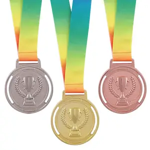 Vente en gros pas cher concevez votre propre médaille d'or 3D en alliage de zinc vierge marathon sport