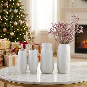 Vase en céramique blanche moderne à cannelures pour la décoration de table de mariage, vente en gros - Product Image 4