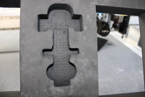 Cutter numérique à couteau oscillant à broche ATC haute performance pour la découpe de mousse EVA et d'éponge - Product Image 1
