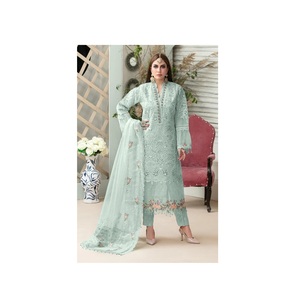 Nueva colección de vestidos paquistaníes para mujer Salwar Kameez para exportación mundial disponible a precio asequible - Product Image 1