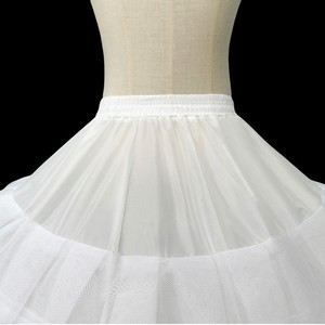 <span class=keywords><strong>Jupon</strong></span> <span class=keywords><strong>de</strong></span> <span class=keywords><strong>mariée</strong></span> extra-large pour <span class=keywords><strong>robe</strong></span> <span class=keywords><strong>de</strong></span> <span class=keywords><strong>mariée</strong></span> 7 <span class=keywords><strong>cerceaux</strong></span> en acier <span class=keywords><strong>2</strong></span> couches <span class=keywords><strong>de</strong></span> tulle 100% polyester jupe bouffante réglable et résistante - Product Image 2