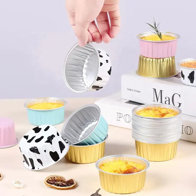 Vente en gros de papier aluminium 50pcs pour gobelets à gâteaux avec couvercles pour la cuisson de moules à gâteaux