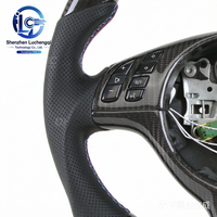 Volant sport en cuir perforé en fibre de carbone avec jauge de régime intelligente rouge pour modification automobile compatible avec E46 M3 / E90 3