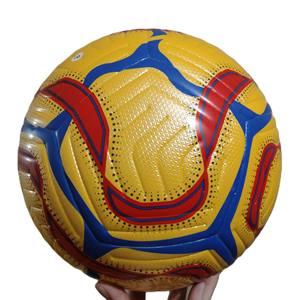 Ballon de football professionnel 2026 sur mesure taille 5 en cuir PU pour intérieur/extérieur avec logo personnalisé - Product Image 1