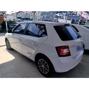 <span class=keywords><strong>Skoda</strong></span> <span class=keywords><strong>Fabia</strong></span> 2015 d'<span class=keywords><strong>occasion</strong></span>, berline essence <span class=keywords><strong>automatique</strong></span> familiale, traction avant, blanche, inspectée, véhicule d'<span class=keywords><strong>occasion</strong></span> pour concessionnaires - Product Image 4