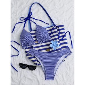 FOXA Ensemble bikini rayé 2 pièces pour femme, haut à bretelles avec bordure à volants, maillot de bain string - Product Image 3