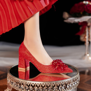 Zapatos de Tacón Alto con Pedrería y Flores de Satén Rojo para Mujer, Zapatos Formales de Boda con Punta Puntiaguda y Tacón Grueso para Vestido de Noche - Product Image 1