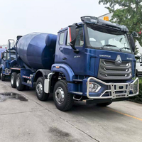 Camion malaxeur Sinotruk HOWO NX 8x4 robuste, 12 pneus, transport de béton et de ciment, camion malaxeur d'occasion à vendre