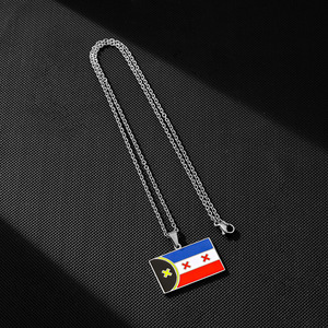 Collar con Colgante de Acero Inoxidable Chapado en Oro de 18K con Diseño de Bandera Dream L'Manberg, Venta al Por Mayor de Fábrica - Product Image 3