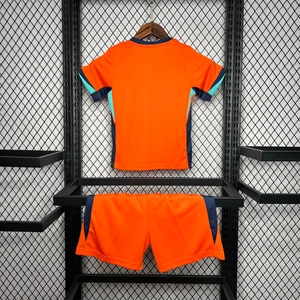 Conjunto de Regalo al por Mayor de <span class=keywords><strong>Camiseta</strong></span> de Fútbol Clásica Naranja NL para Niños 2425 CO con Costuras Reforzadas, Logotipo Personalizado Flexible y Nombre - Product Image 1