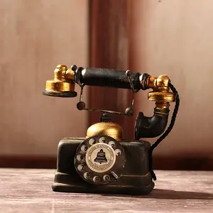 Antika telefon Prop Retro döner arama telefon ev masa dekoru Cafe Bar heykelcik kablolu sabit telefon süs için