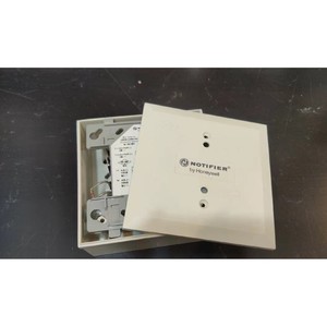Caja de Montaje en Superficie para Módulo FMM-1C del Sistema HVAC Honeywell SMB500/W - Product Image 1