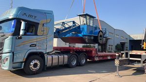 Bateau automatique d'élimination des algues pour lac et rivière, <span class=keywords><strong>skimmer</strong></span> de récolte des algues bleu-vert, écologique - Product Image 4