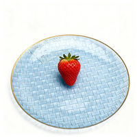 Assiettes en plastique jetables durables de 7/10 pouces, motif tressé moderne, bord doré, pour fêtes, traiteur, événements, mariages, restaurants
